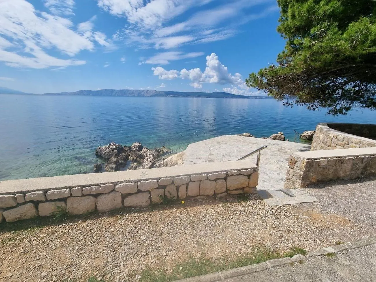 J&J - Apartment 50 M From The Beach 诺维·维诺多尔斯基