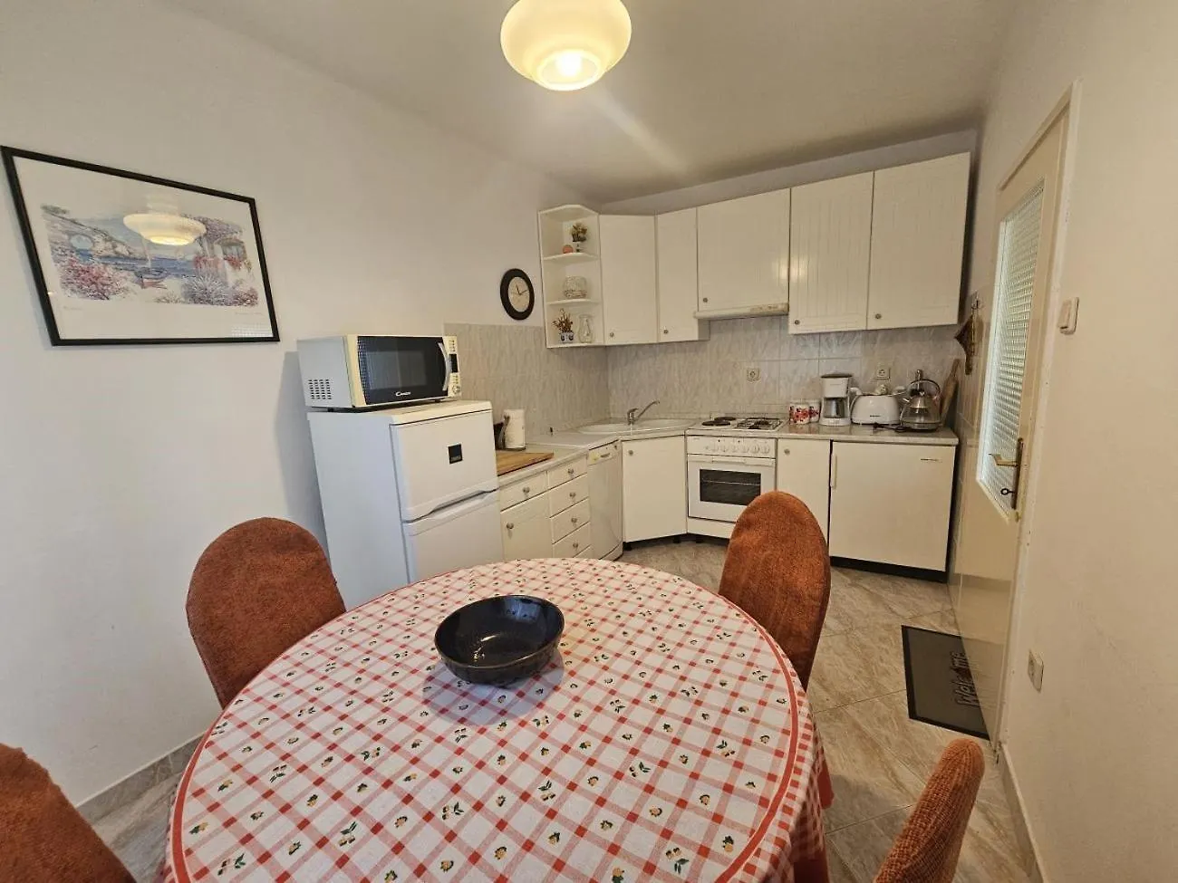 J&J - Apartment 50 M From The Beach 诺维·维诺多尔斯基